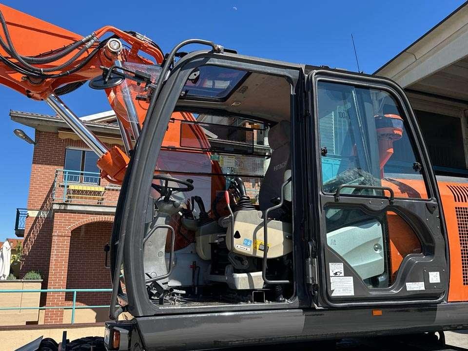 Hitachi ZX170W-5B 4X4 Foto 16