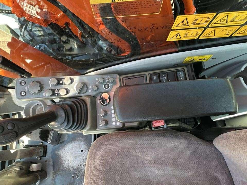 Hitachi ZX170W-5B 4X4 Foto 19