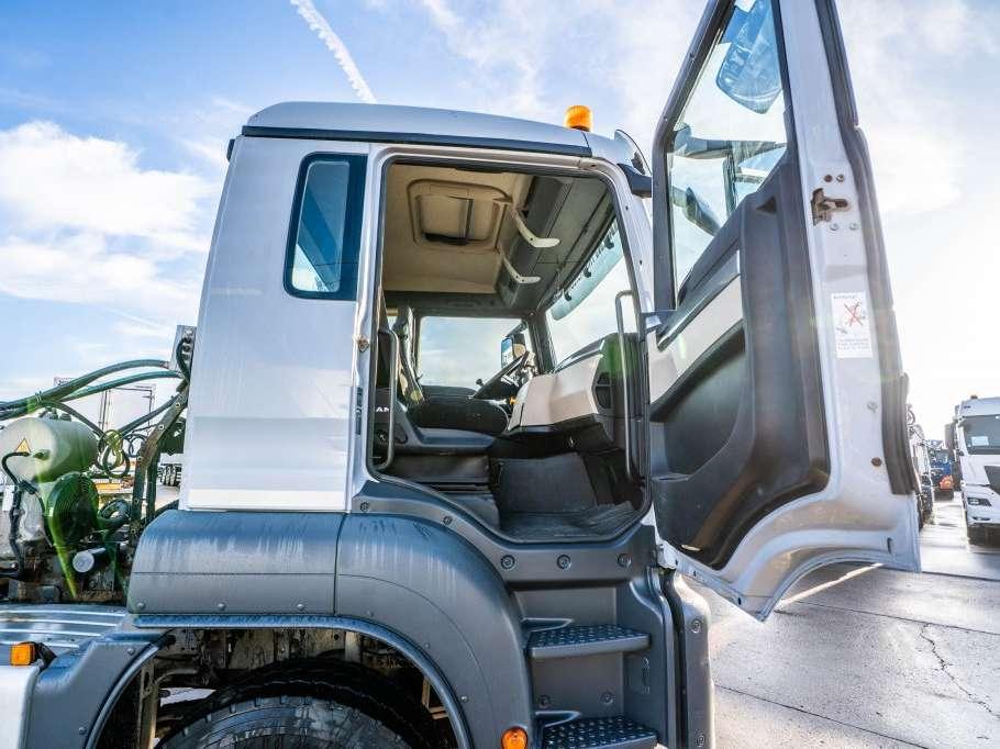 Man TGS 33.420 BBS + SEMI LIEBHERR 12M3 Foto 14