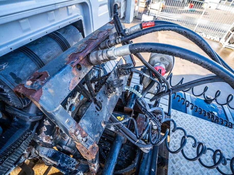 Man TGS 33.420 BBS + SEMI LIEBHERR 12M3 Foto 8