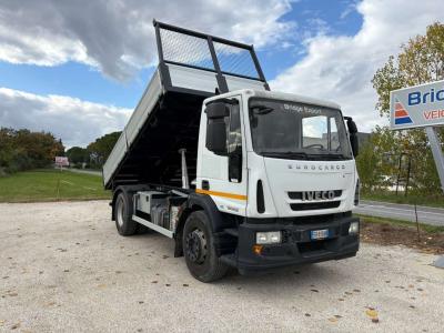 Iveco EUROCARGO 180E25 ribaltabile trilaterale NUOVO in vendita da Bridge Export Srl