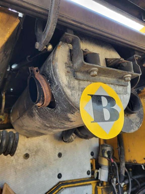 Volvo silencer 11110269 for Volvo L110E, L110F, L120E, L120F, L120G Foto 1