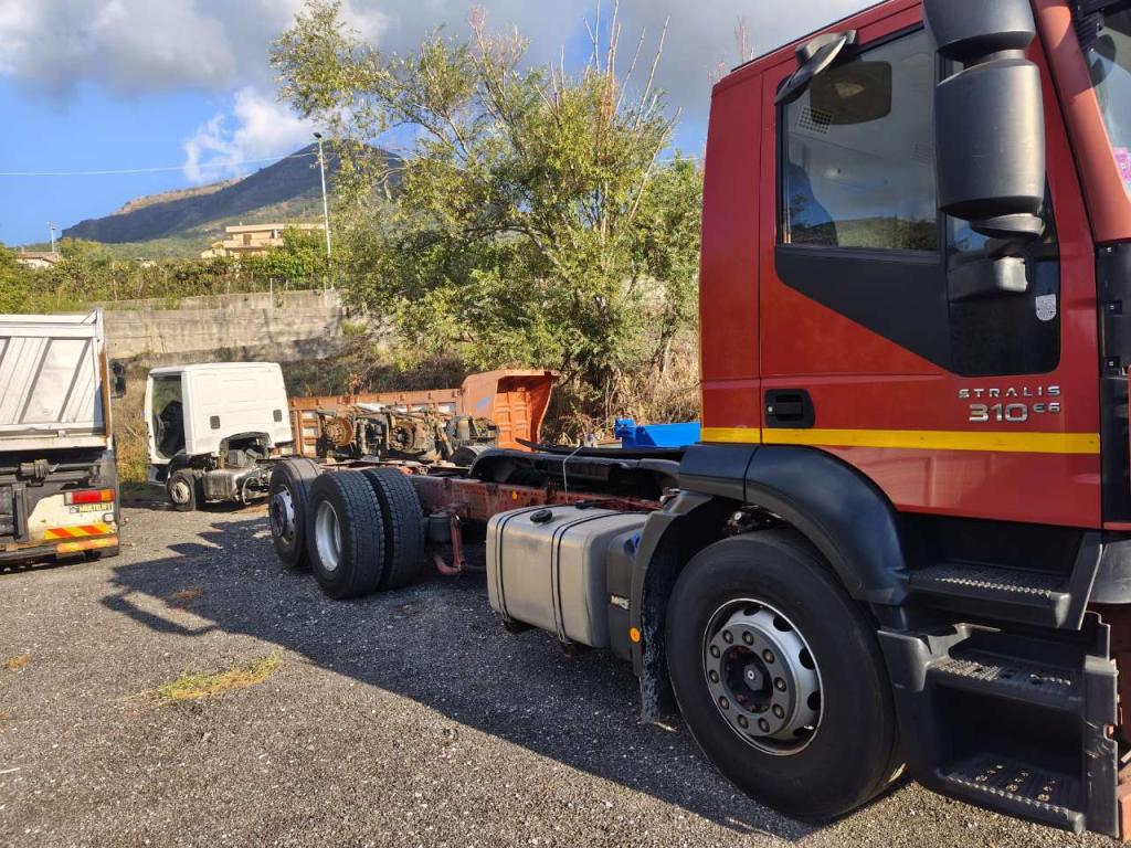 Iveco STRALIS HI-STREET 260S31 Foto 16