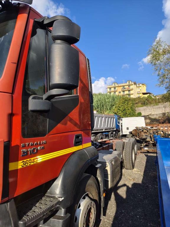 Iveco STRALIS HI-STREET 260S31 Foto 7