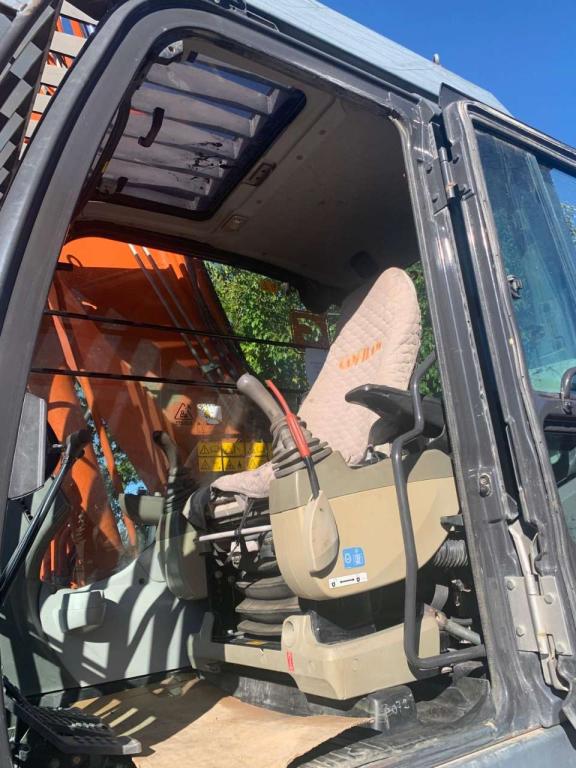 Hitachi ZX135US-5B Foto 13