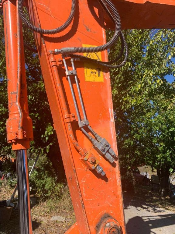 Hitachi ZX135US-5B Foto 4