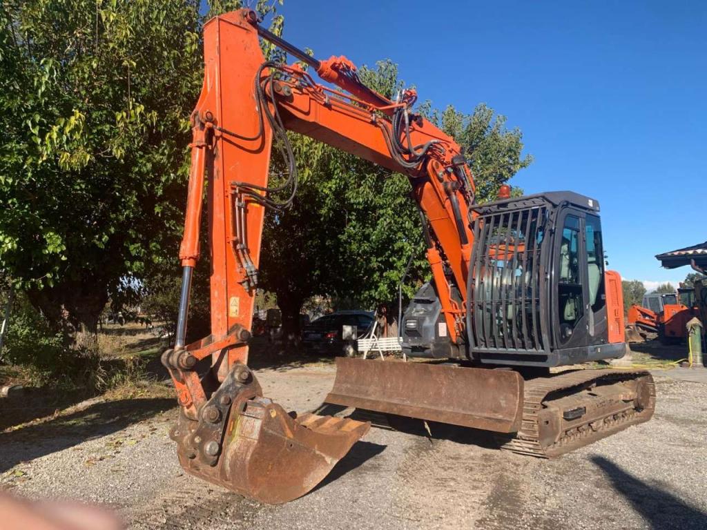 Hitachi ZX135US-5B Foto 5