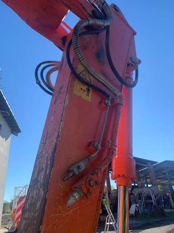 Hitachi ZX135US-5B Foto 6