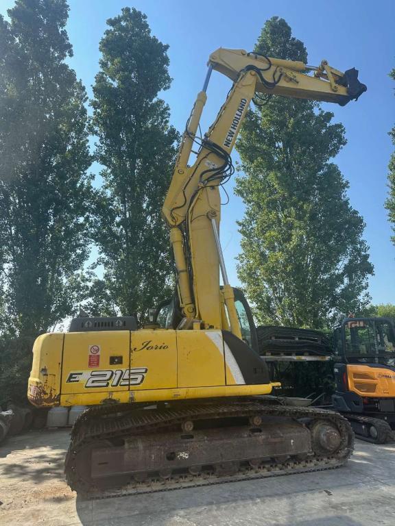 New Holland E215 Foto 1