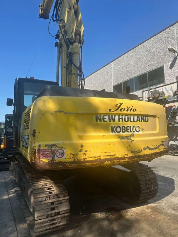 New Holland E215 Foto 2