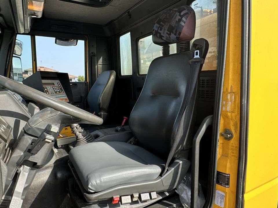 Iveco Eurotech - 190E 27  CURSOR Foto 13