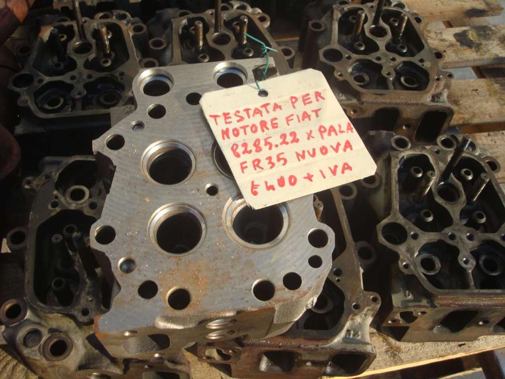 Testata motore per Fiat 8285.22 Foto 1