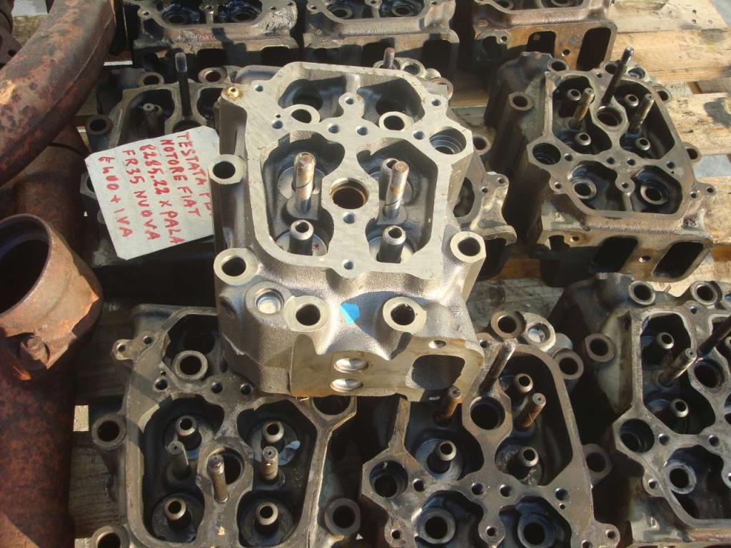 Testata motore per Fiat 8285.22 Foto 3