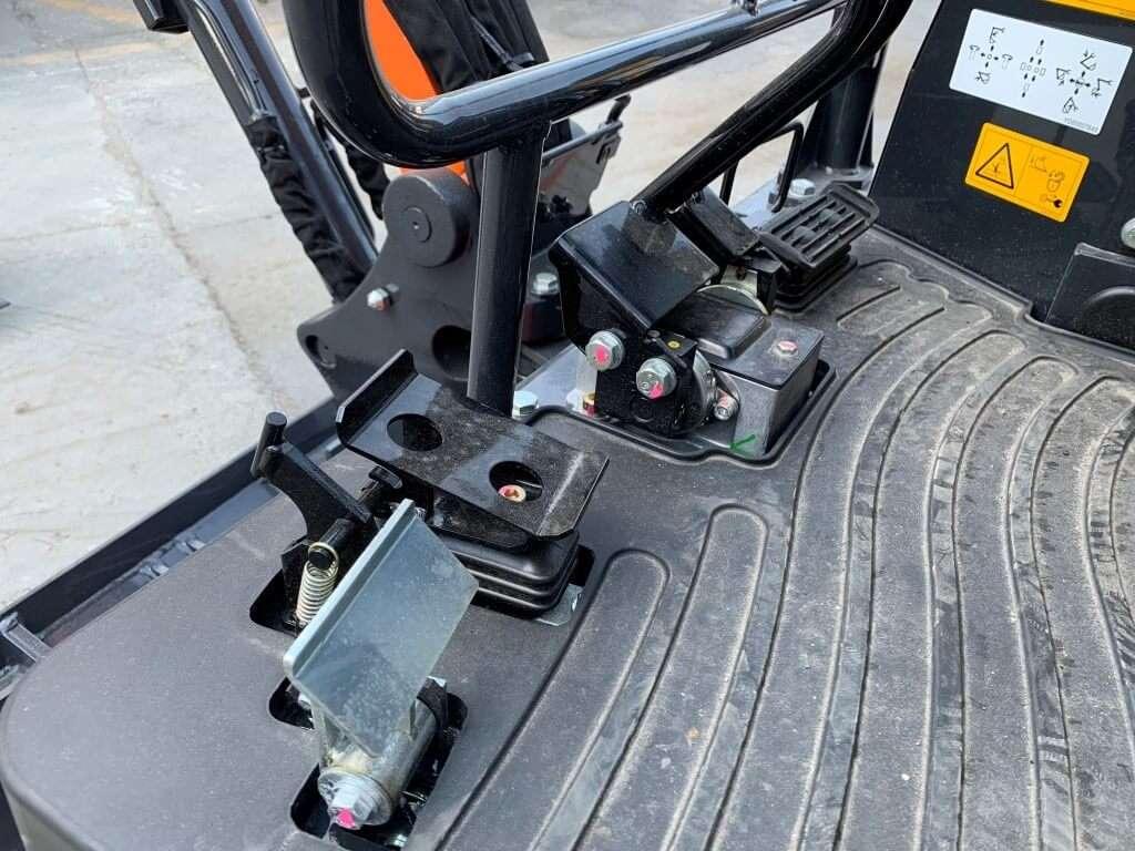 Hitachi ZX17U-6 YR Foto 7