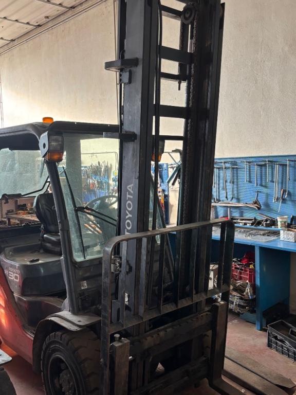 Toyota 02-8FDF30 Foto 1