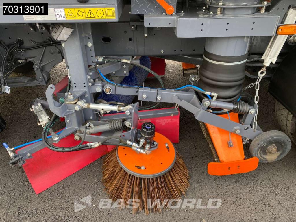 Daf XB 230 4X2 NEW! Scarab 6.35m3 Sweeper 3 Brushes Automatic Euro 6 Foto 15