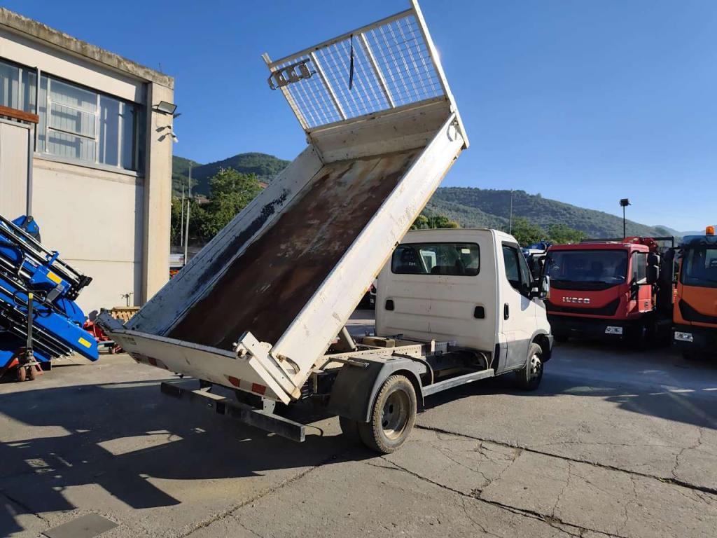 Iveco DAILY 35-120 Foto 3
