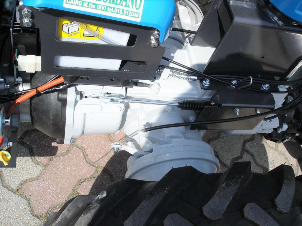 Bertolini 418 S con FRESA TERRA cm 95 - MOTORE KOHLER BENZINA HP 14 Foto 19