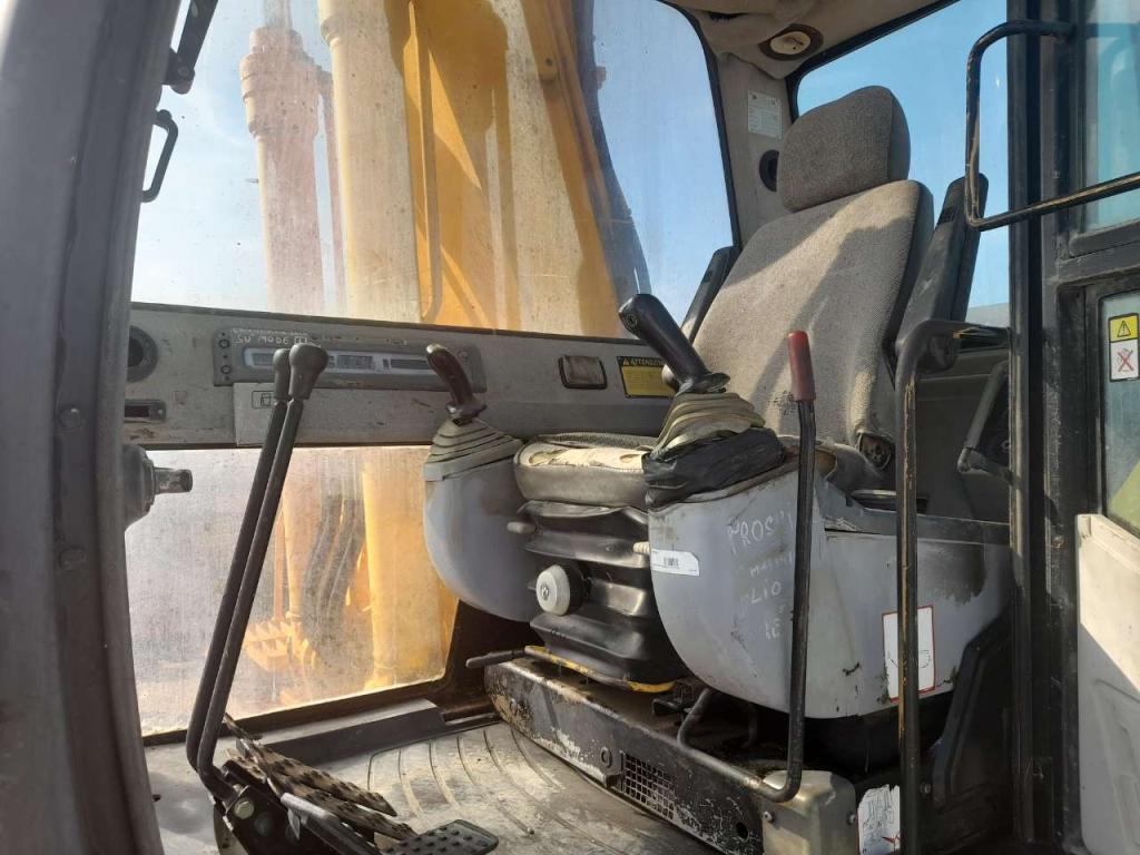 JCB JS 220 Foto 11