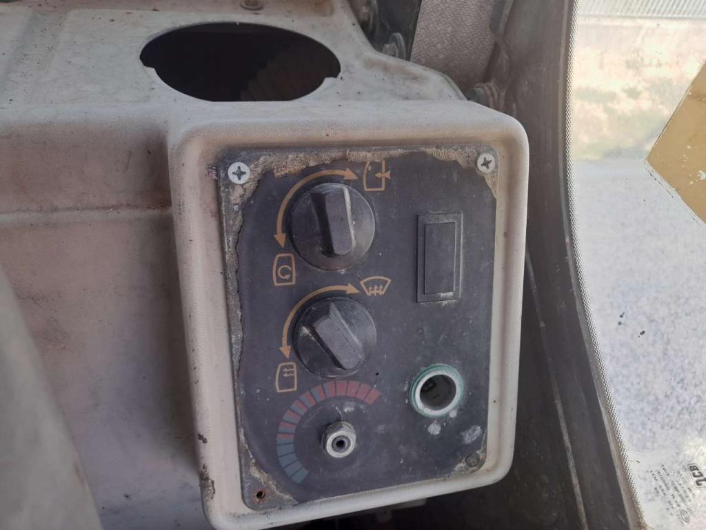 JCB JS 220 Foto 5