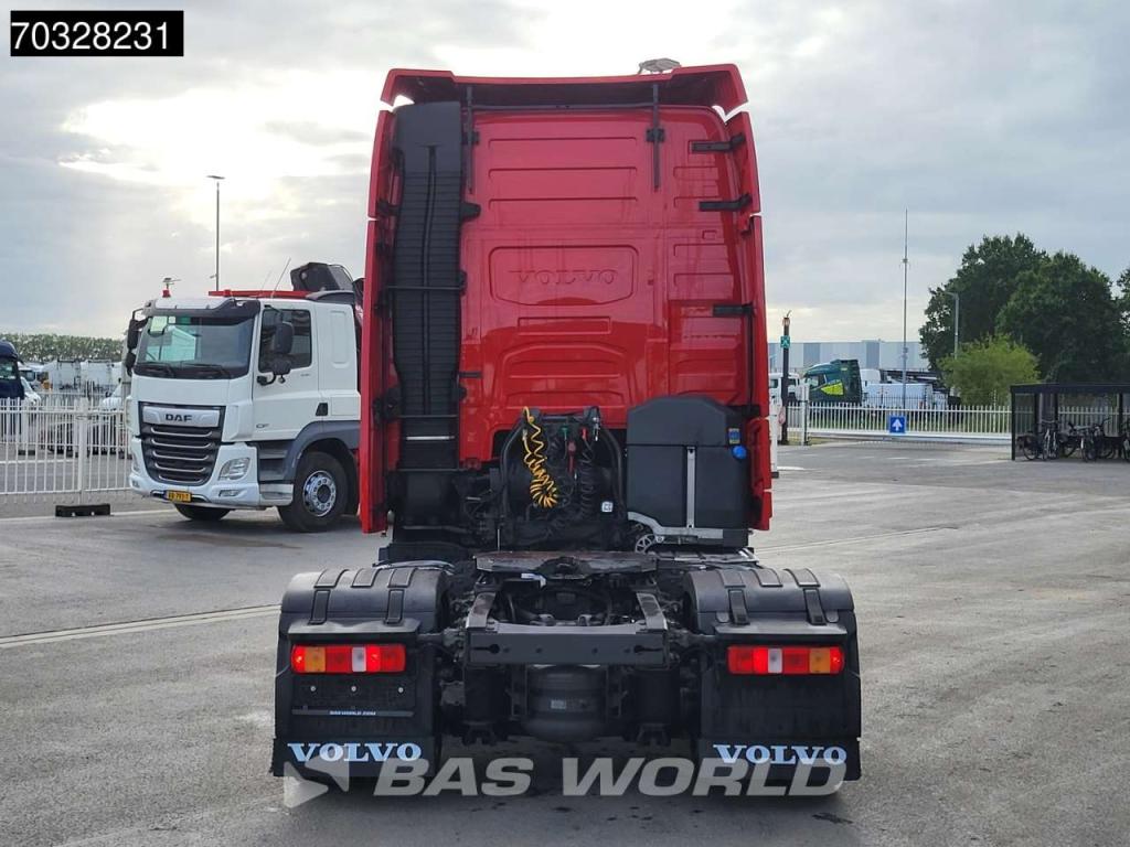 Volvo FH 460 4X2 XL Mega 2x Tanks Navi ACC Foto 11
