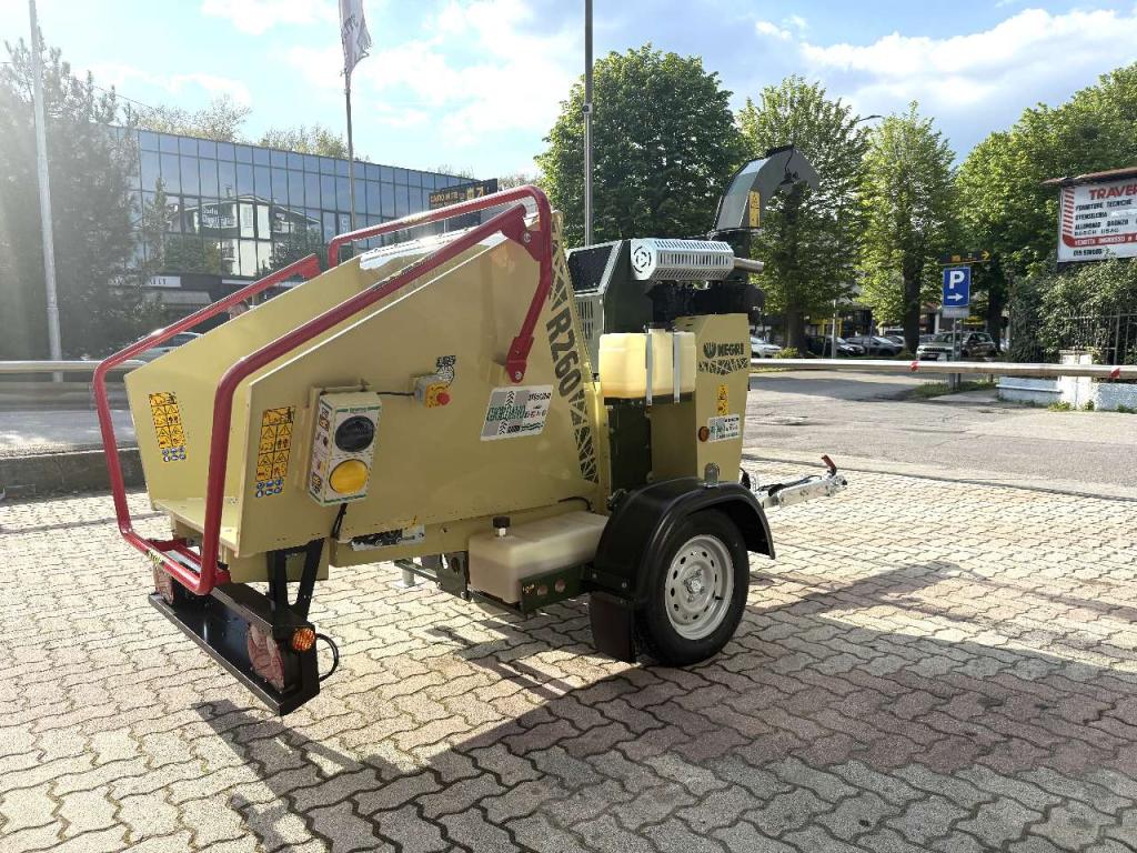 Negri R 260 - CARRELLATO STRADALE - MOTORE KUBOTA - CATENARIA DENTATA Foto 4