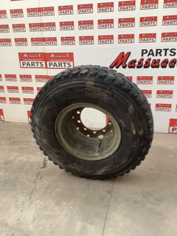 Pneumatico con Cerchio per Iveco 260/330 F35 Foto 4