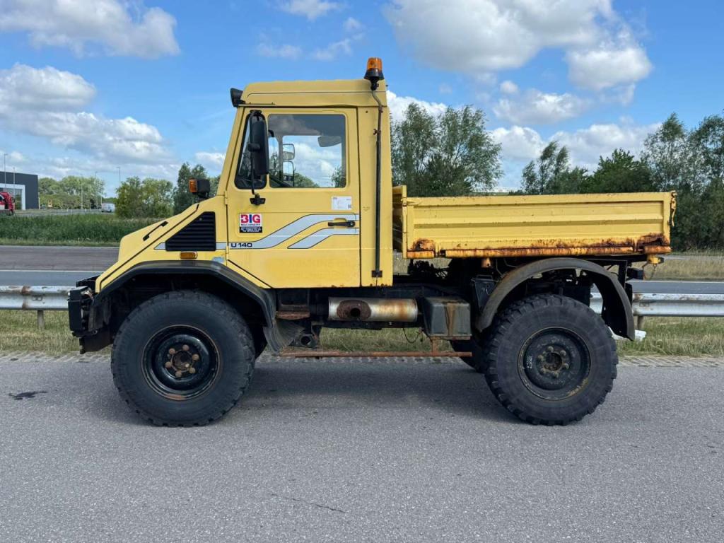 Mercedes-Benz Unimog U140 Foto 2