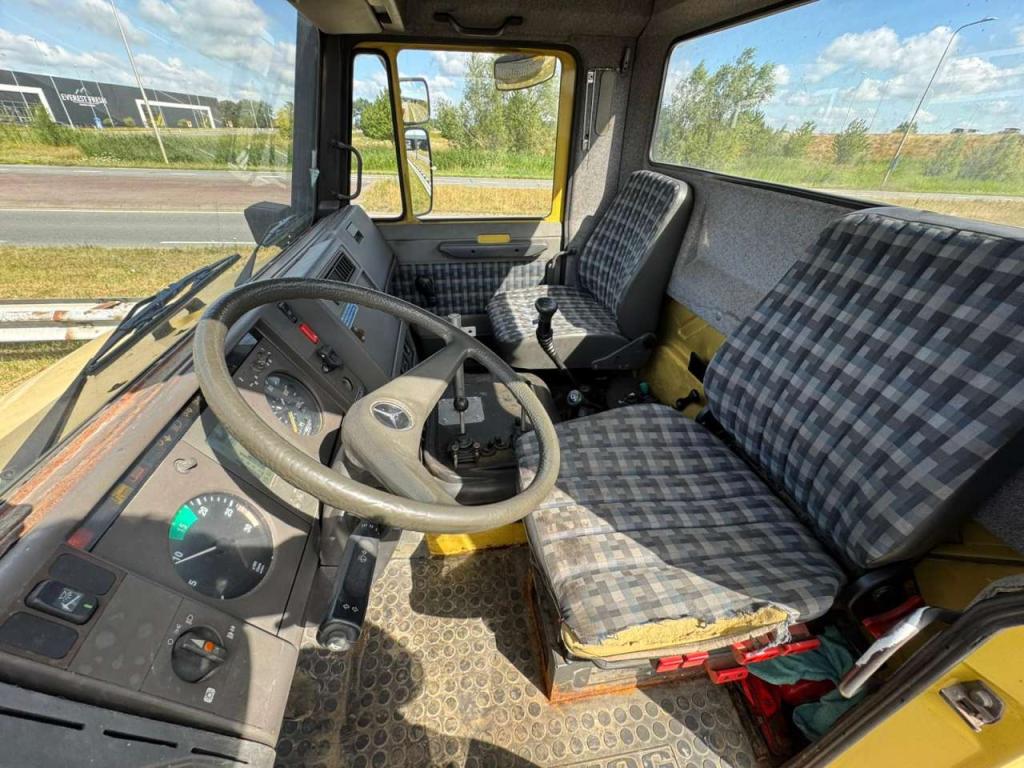 Mercedes-Benz Unimog U140 Foto 22