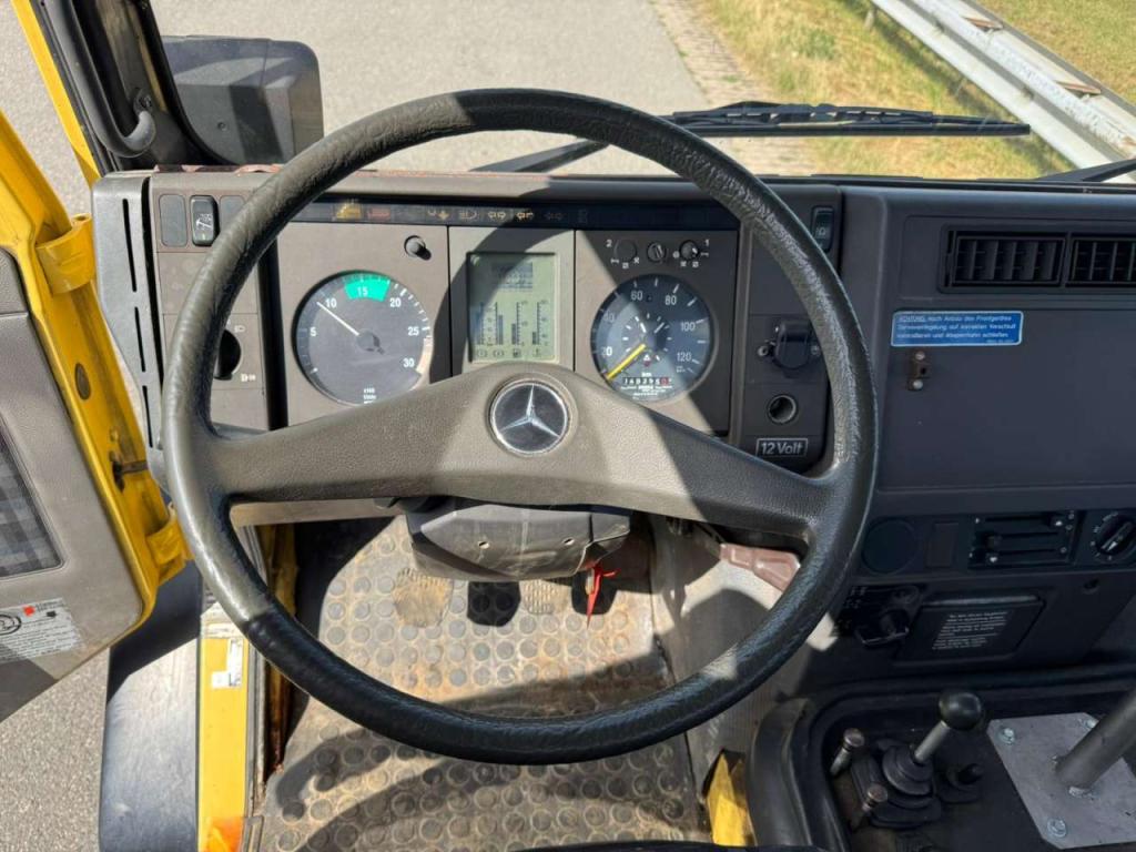 Mercedes-Benz Unimog U140 Foto 23