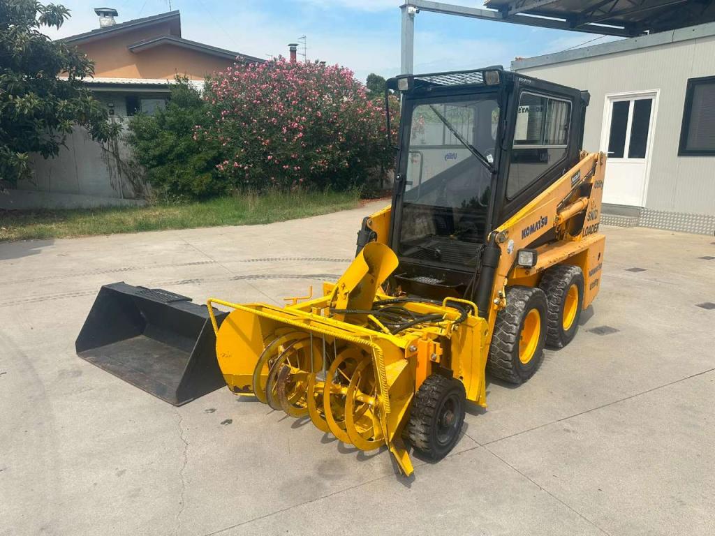 Komatsu SK Foto 3