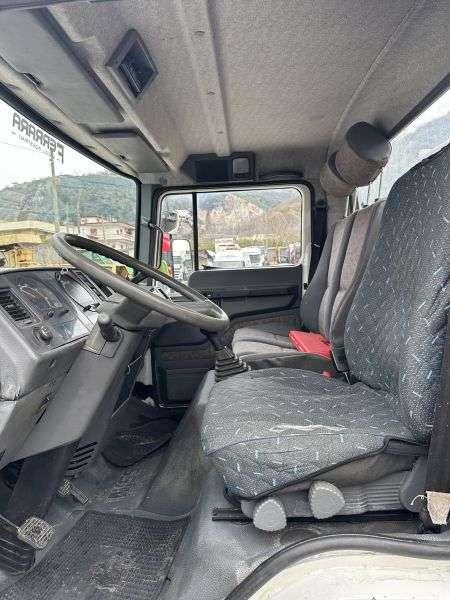 Nissan T135 Foto 10