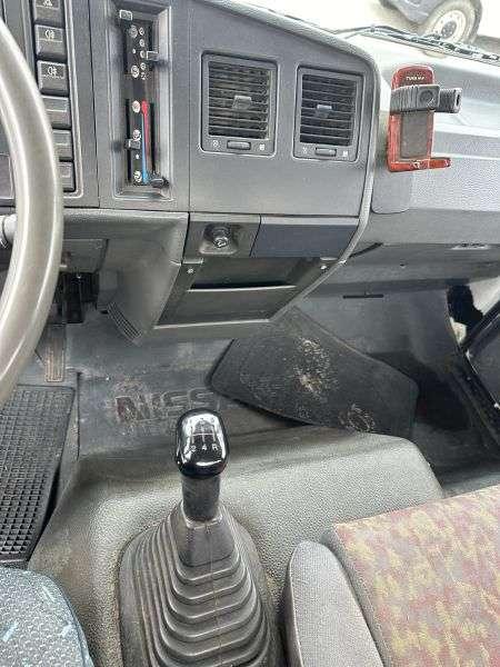 Nissan T135 Foto 11