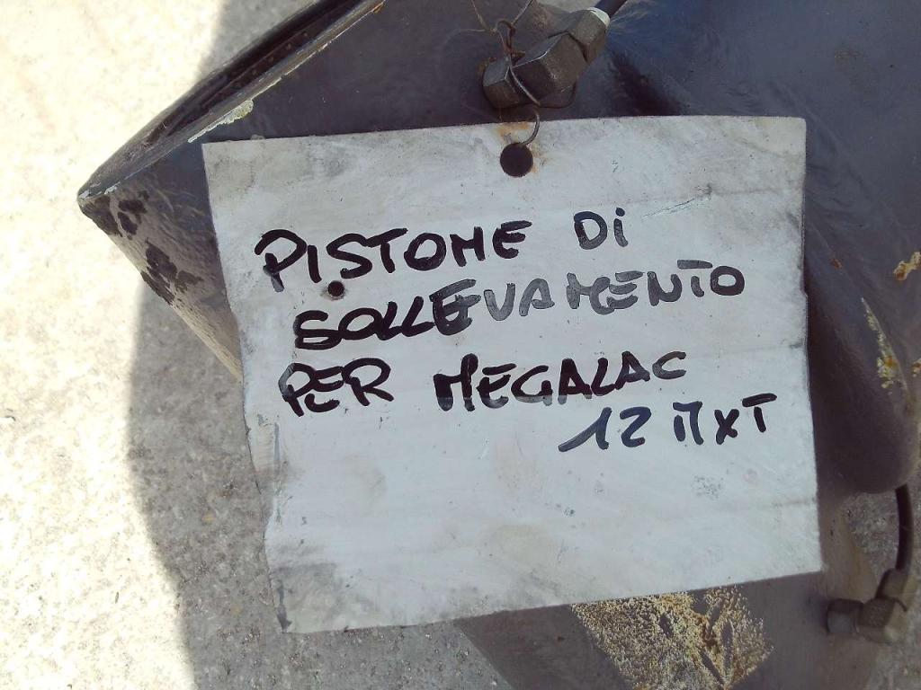 Pistone sollevamento per Mecalac 12MXT Foto 4