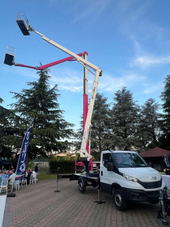 Cela Truck DT28 FE Foto 11
