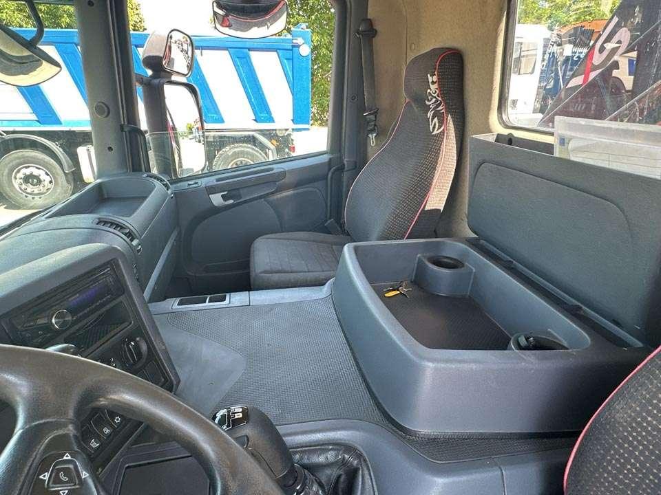 Scania P320 DB 6x2 Foto 13