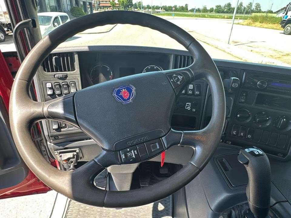 Scania P320 DB 6x2 Foto 14