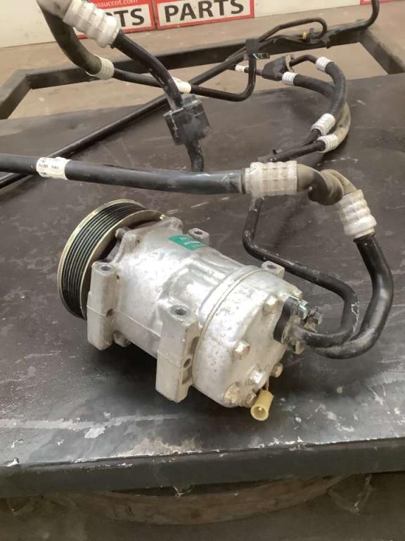Compressore aria condizionata per Volvo FH16 550 6x4 Foto 3