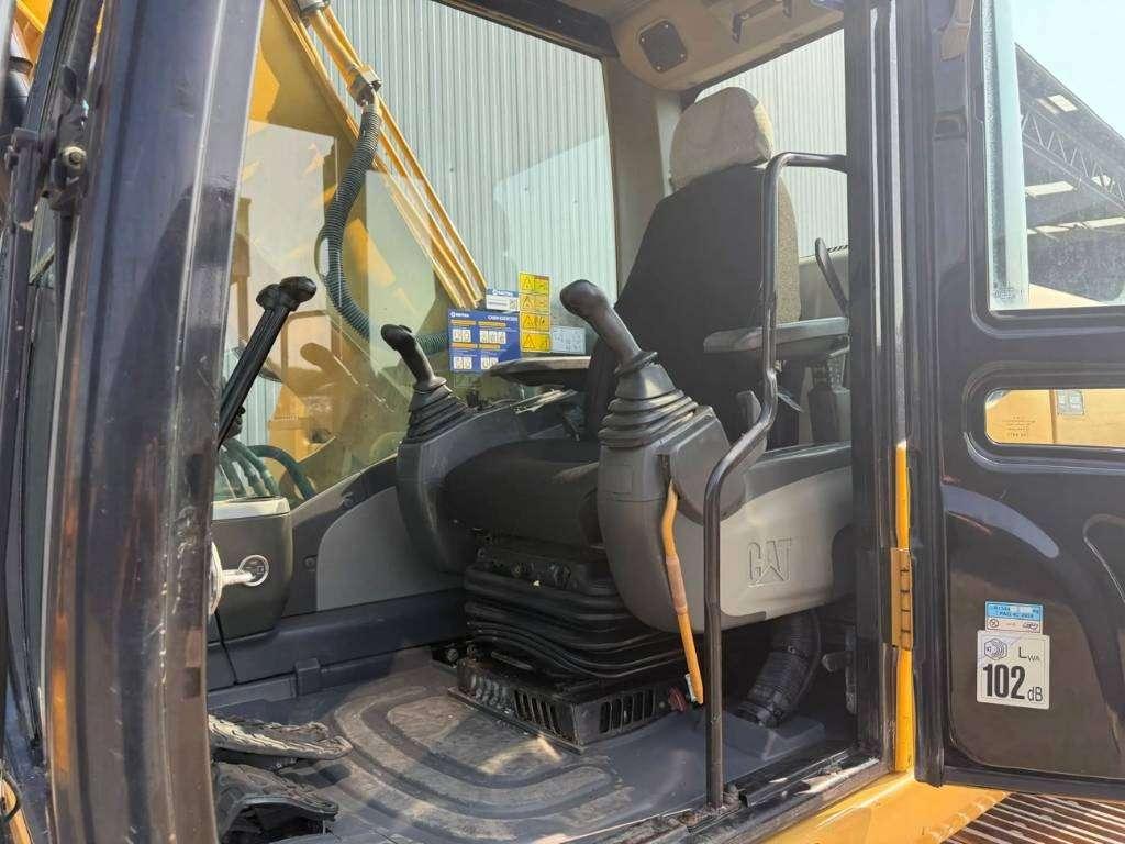 Caterpillar 323D L Foto 25