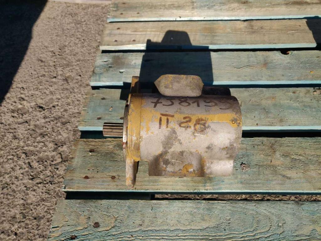 Pompa idraulica per Caterpillar IT28B Foto 1