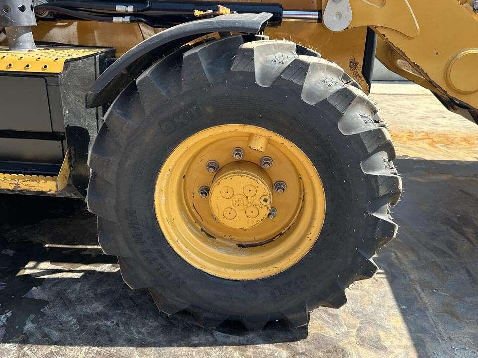Caterpillar 432F2 4x4 Foto 6