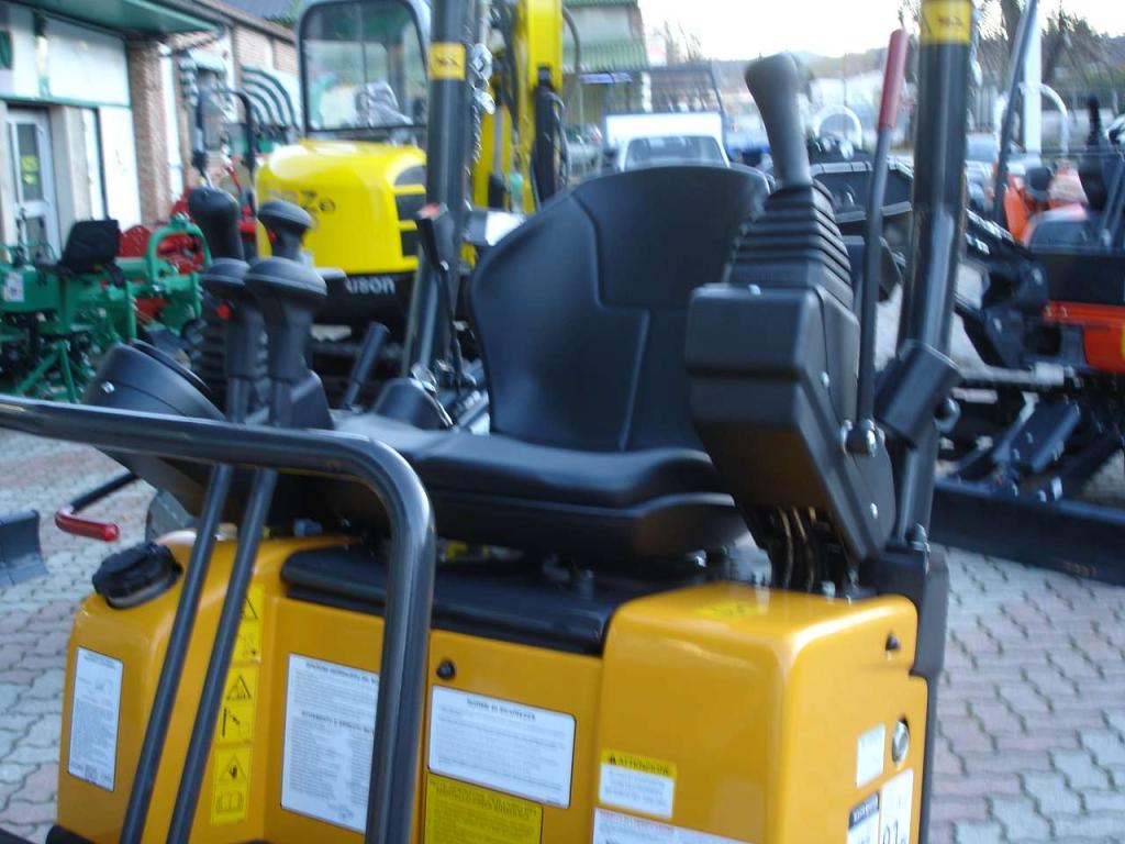 Kato HD 12 VXE - MOTORE YANMAR CARRO ALLARGABILE Foto 25