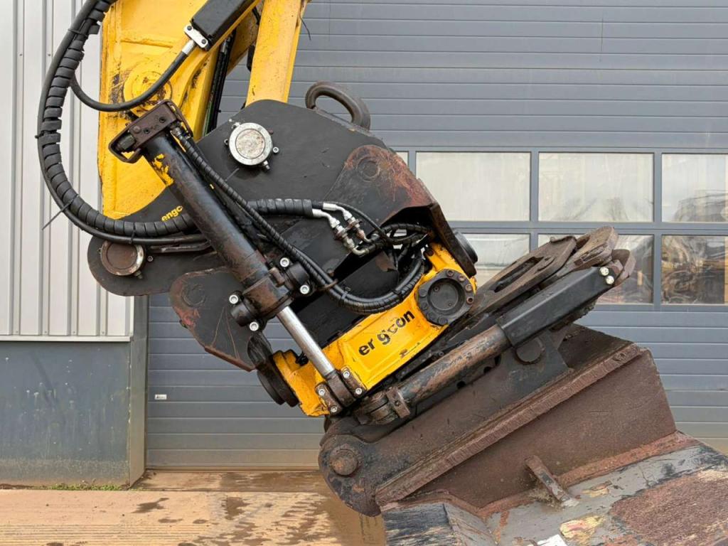 Komatsu PC240LC-10 Foto 17