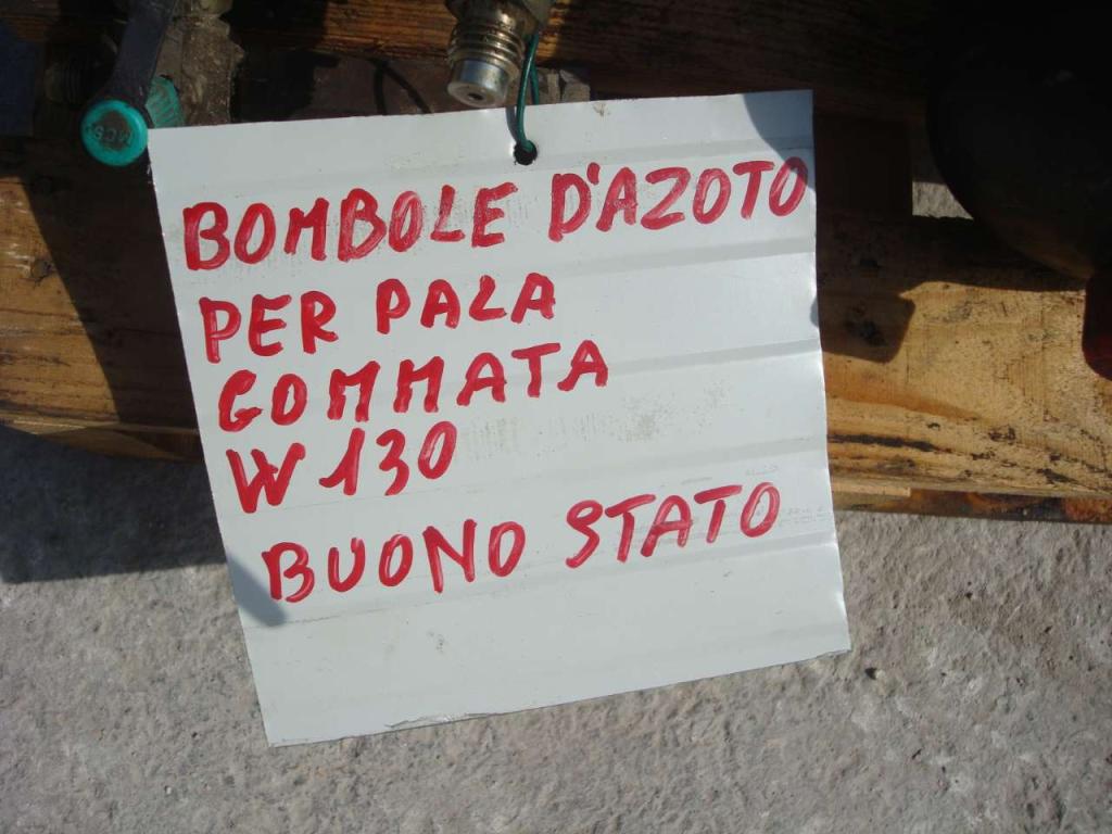 Bombole Azoto per Fiat Hitachi W130 Foto 3