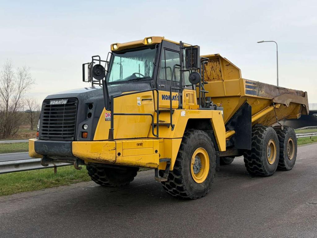 Komatsu HM300-3 Foto 1