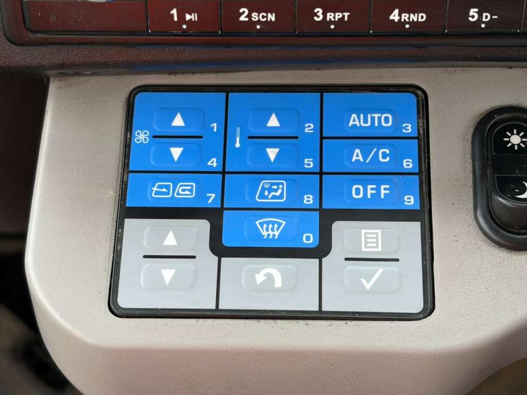 Komatsu HM300-3 Foto 13