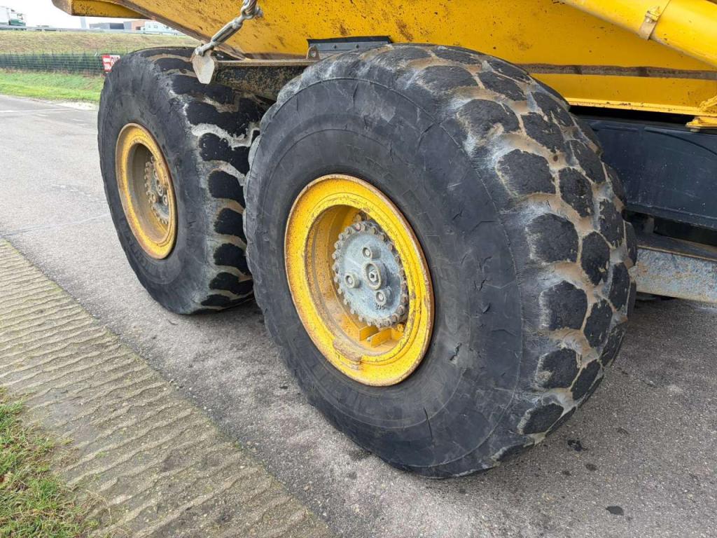 Komatsu HM300-3 Foto 24