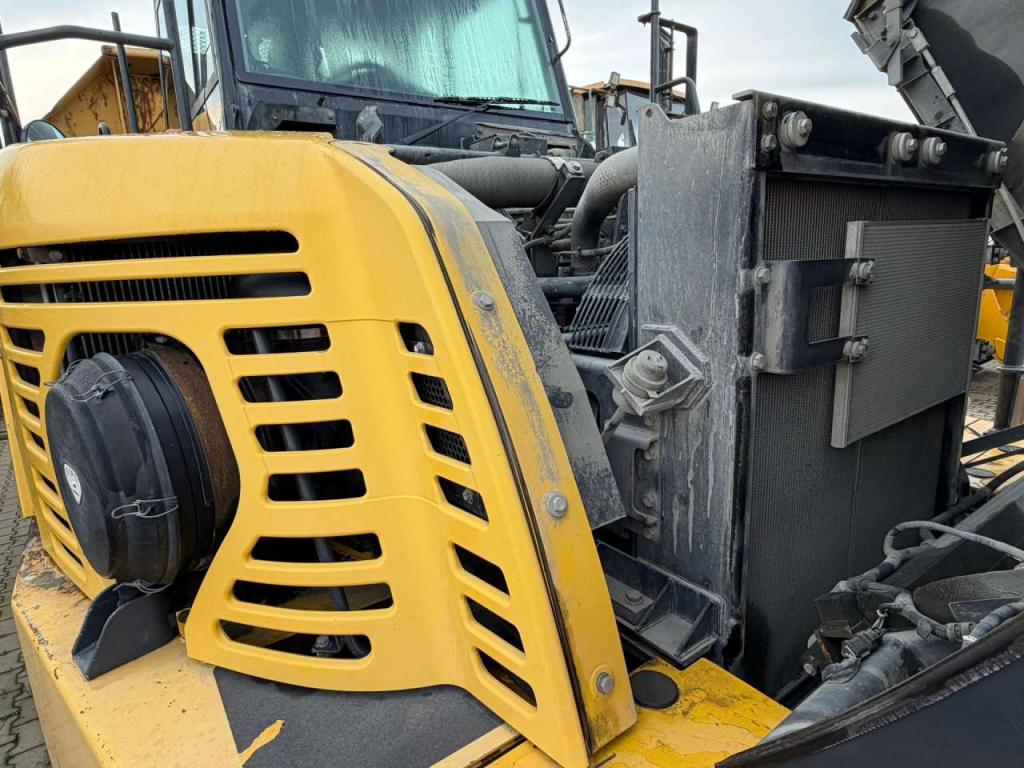 Komatsu HM300-3 Foto 28