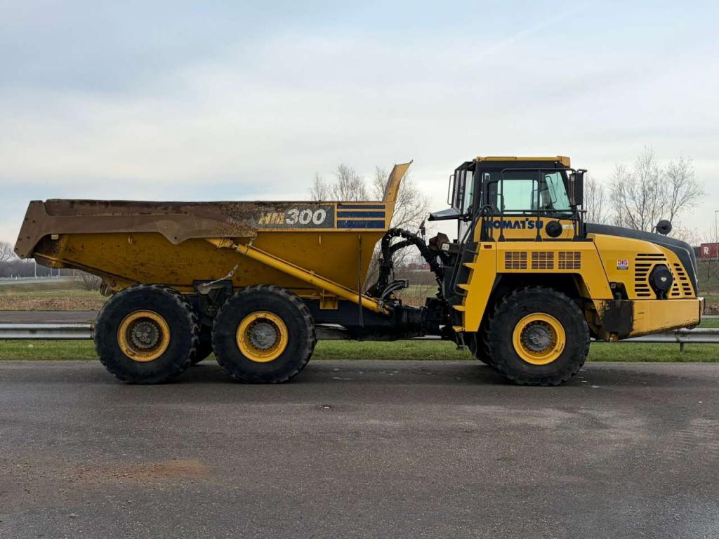 Komatsu HM300-3 Foto 6