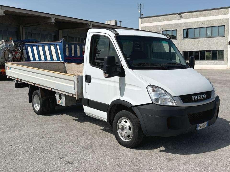Iveco DAILY 35C13 4x2 Foto 16